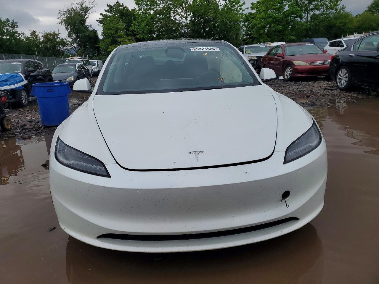 2024 Tesla Model 3 - Фото 5