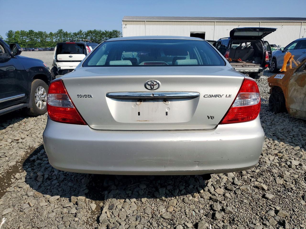 2002 Toyota Camry Le V6 - Фото 6