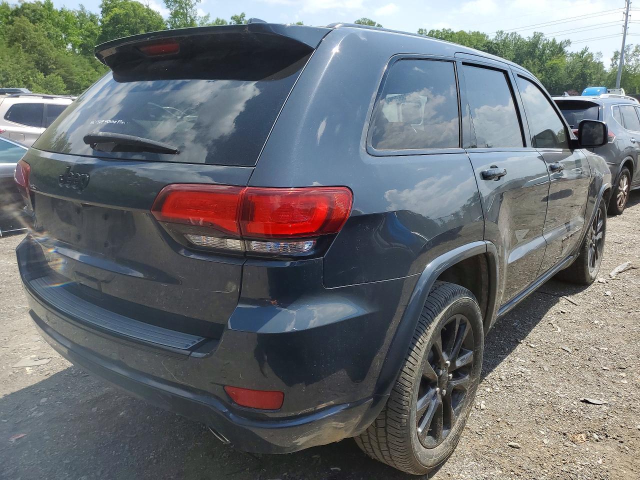 2018 Jeep Grand Cherokee Laredo - Image 3