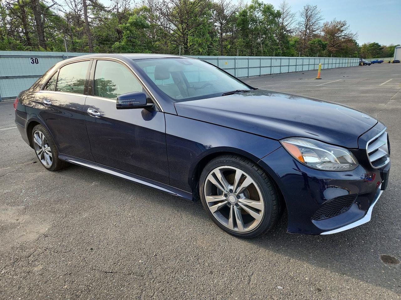 2016 Mercedes-Benz E 350 4Matic - Image 4