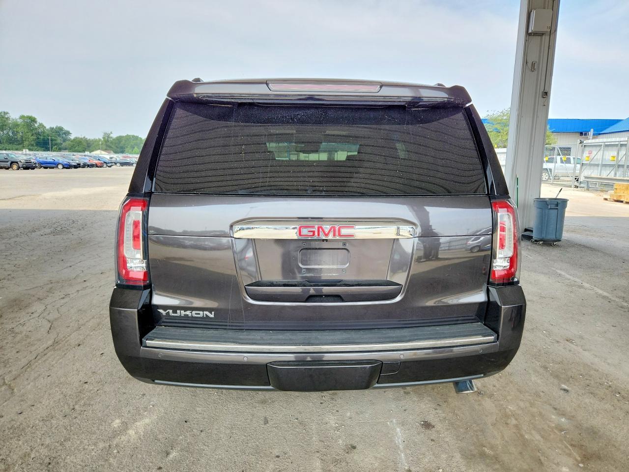 2017 GMC Yukon Denali - Фото 6