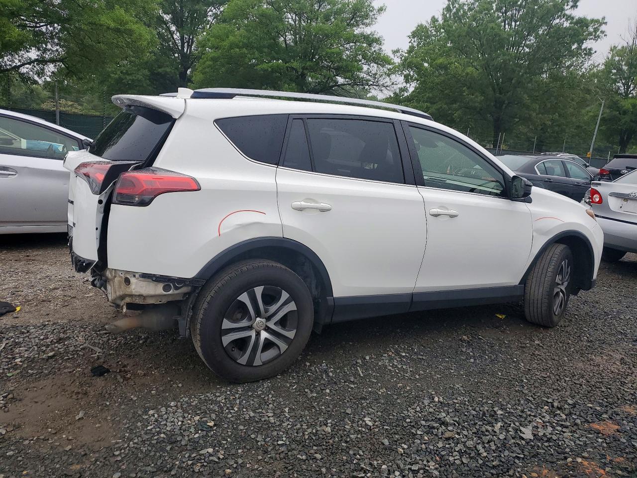 2017 Toyota Rav4 Le - Фото 3