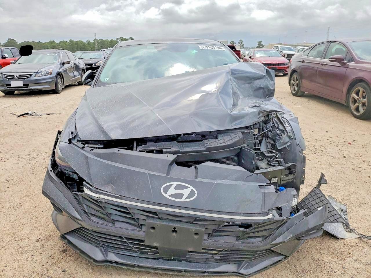 2024 Hyundai Elantra Sel - Image 5