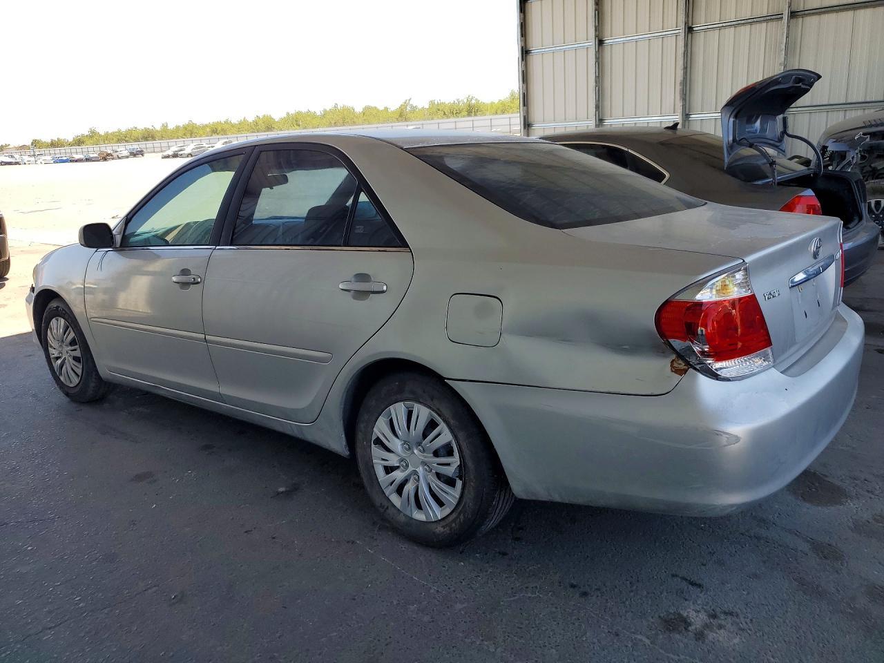 2005 Toyota Camry Le - Фото 2