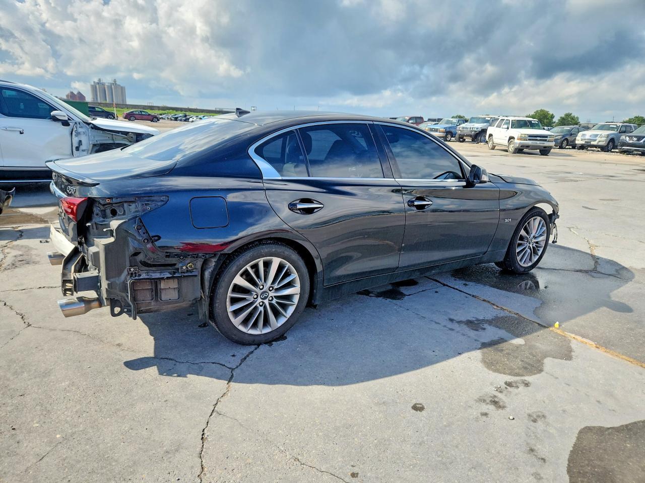2018 Infiniti Q50 3.0T Luxe - Фото 3