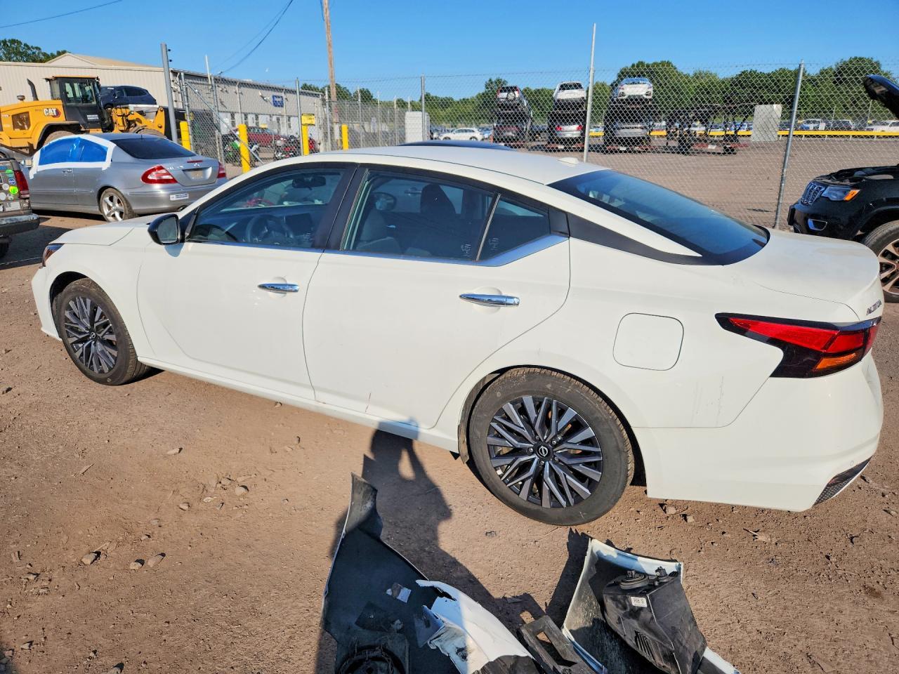 2025 Nissan Altima Sv - Image 2