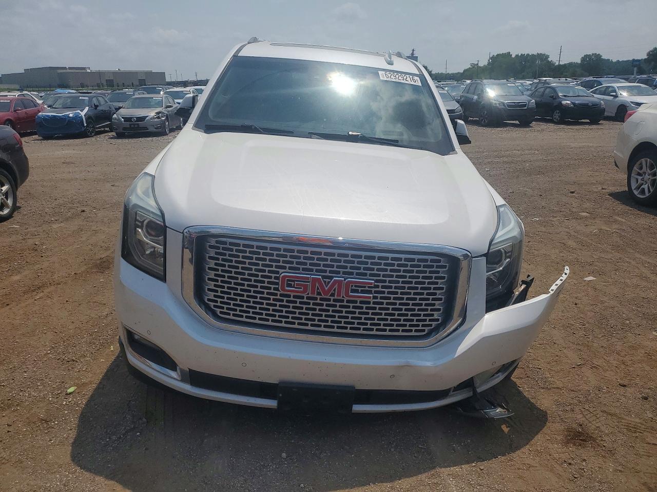 2016 GMC Yukon Denali - Фото 5