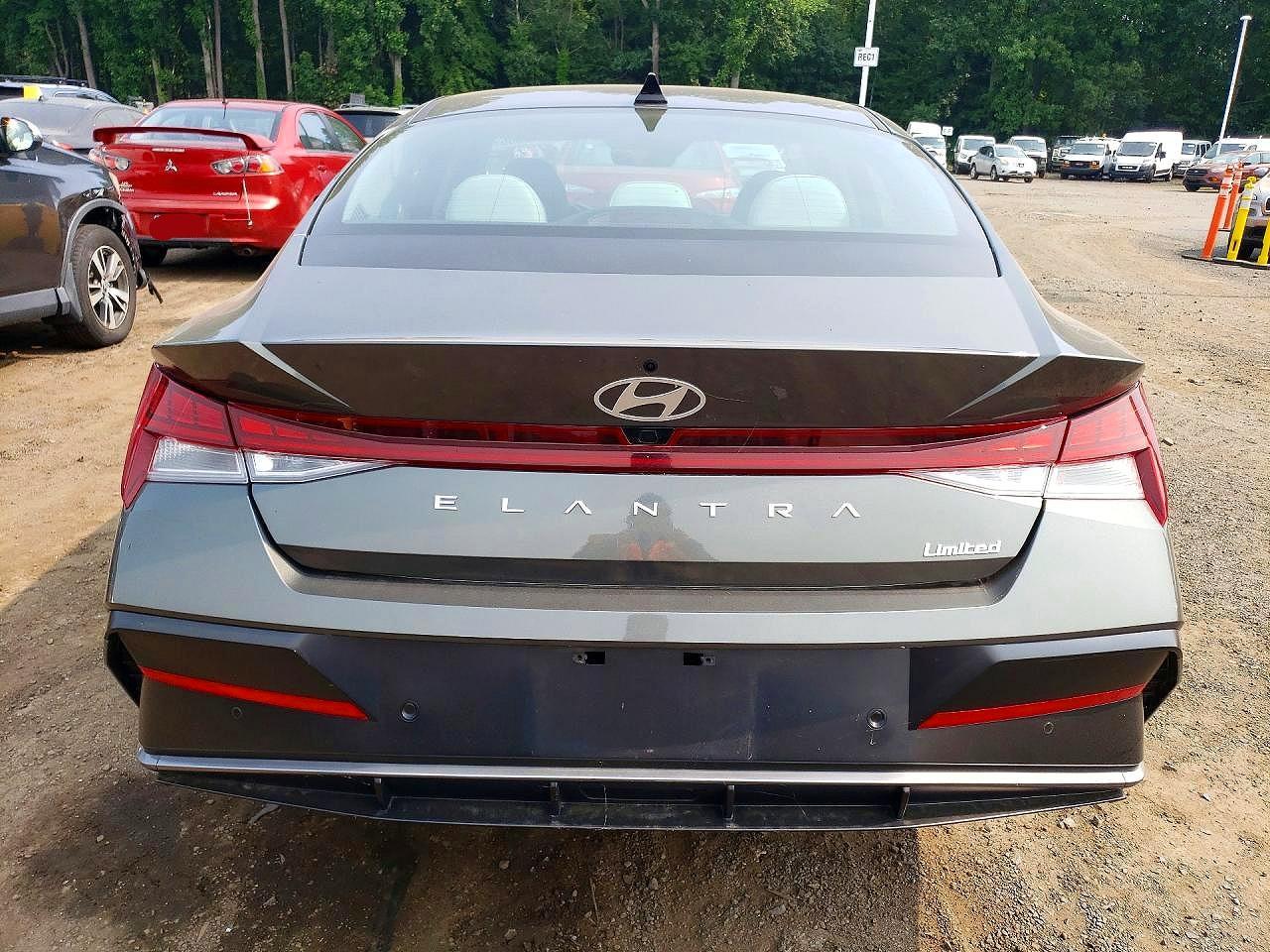 2024 Hyundai Elantra Limited - Фото 6