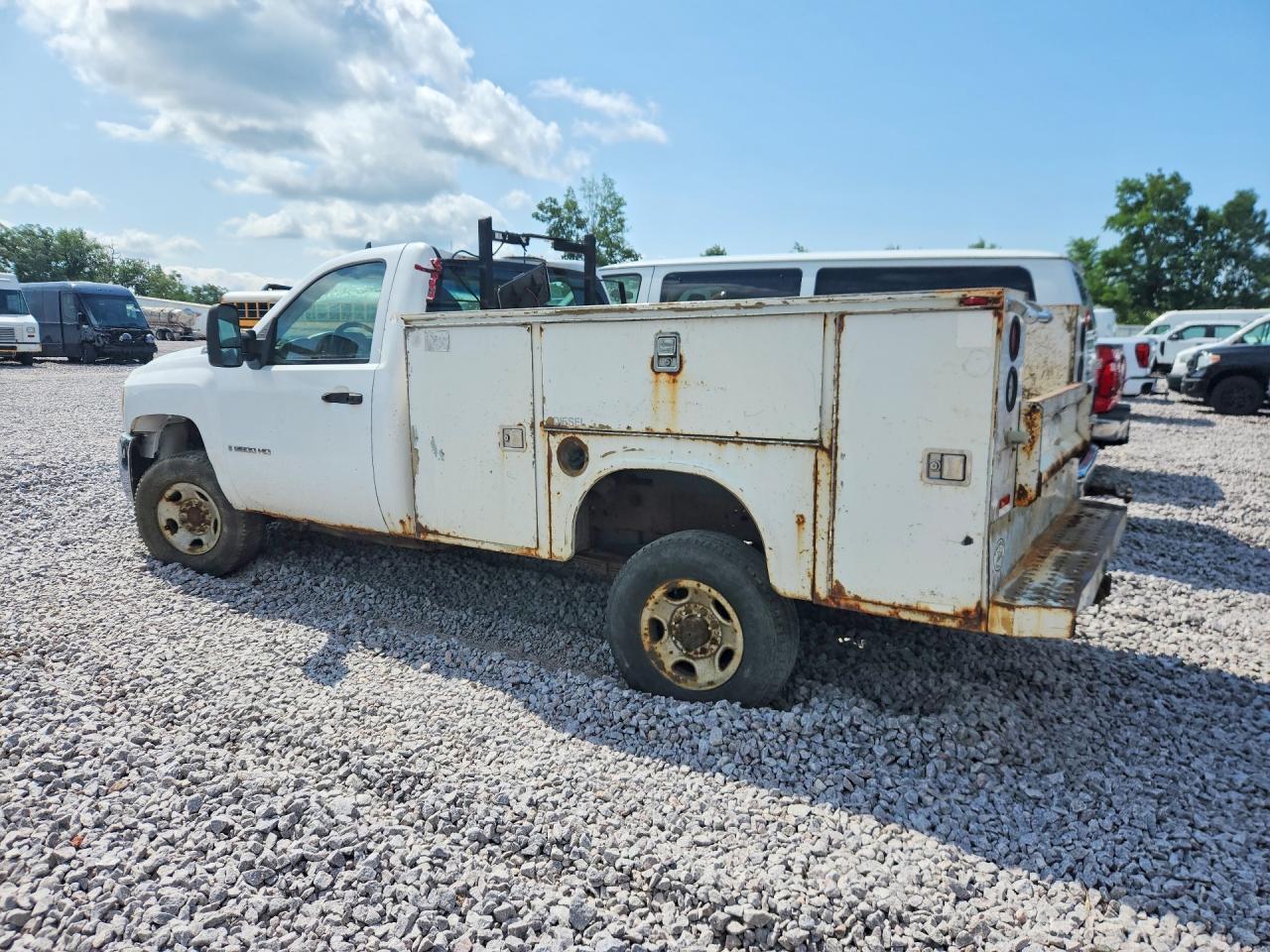 2008 Chevrolet Silverado K2500 Heavy Duty - Image 2
