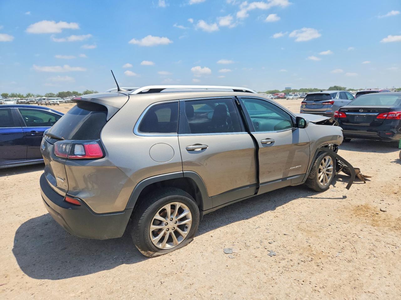 2019 Jeep Cherokee Latitude - Фото 3