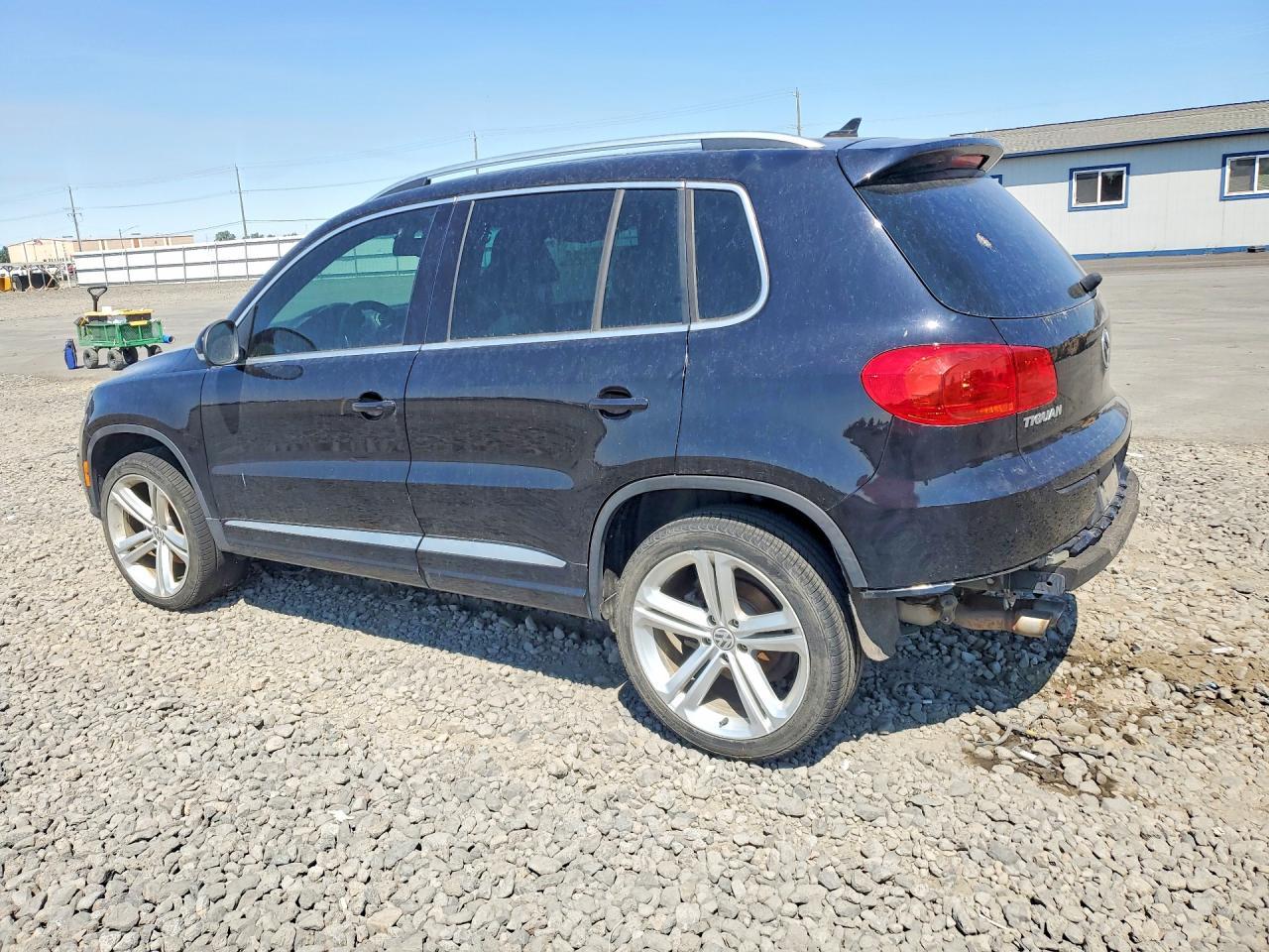 2015 Volkswagen Tiguan S - Image 2