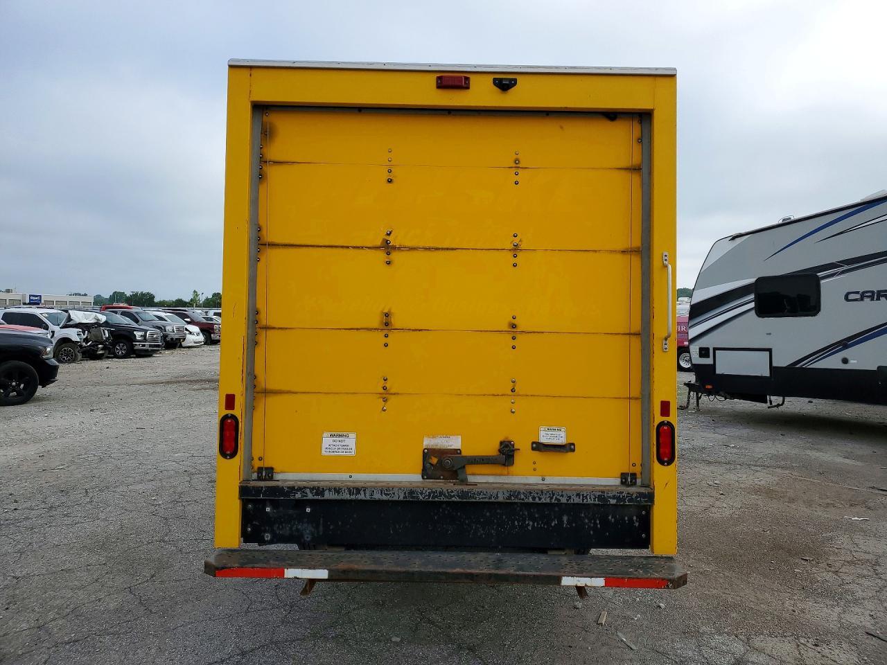 2022 GMC Savana Box Truck - Image 6