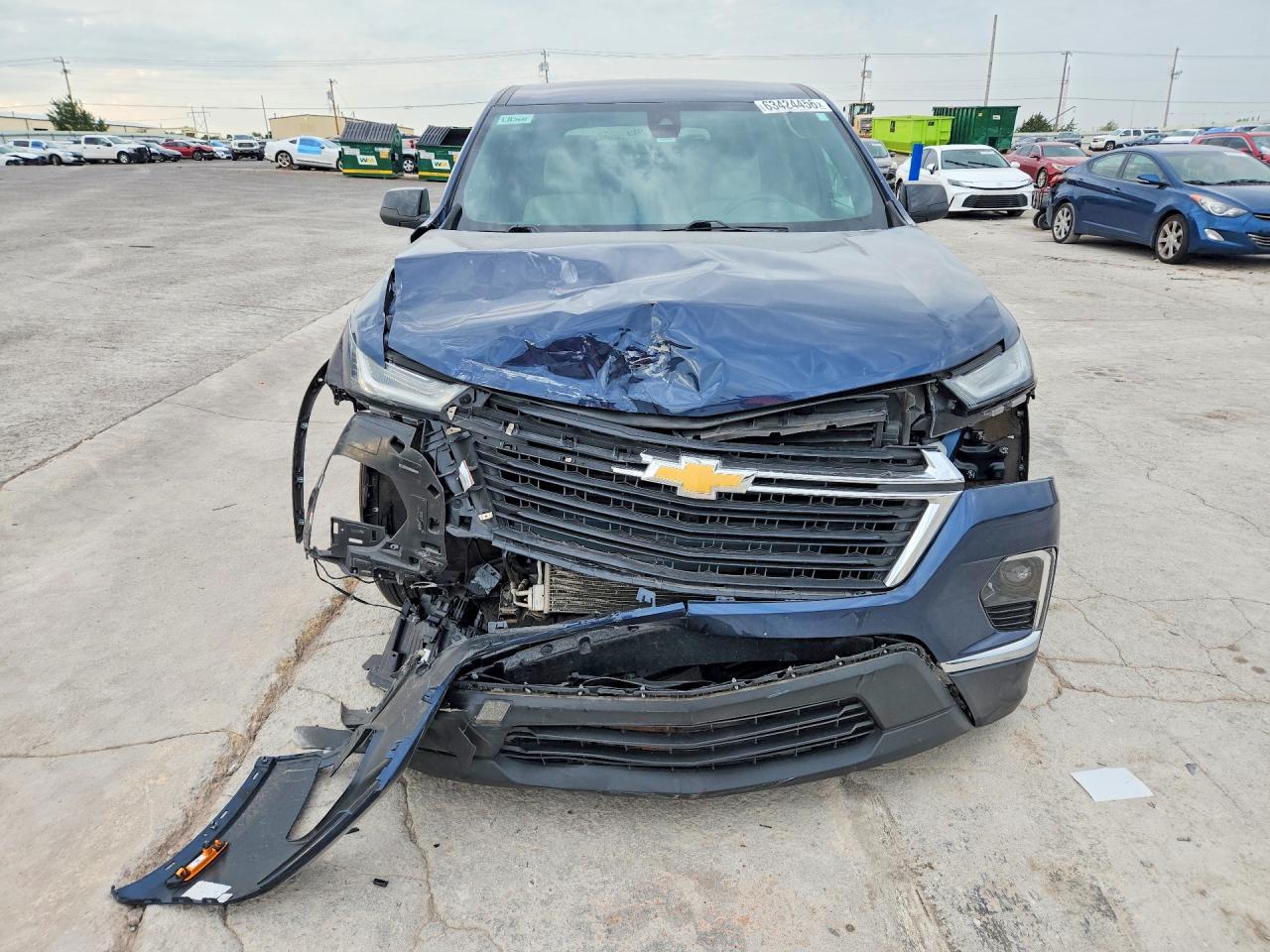2022 Chevrolet Traverse Ls - Фото 5