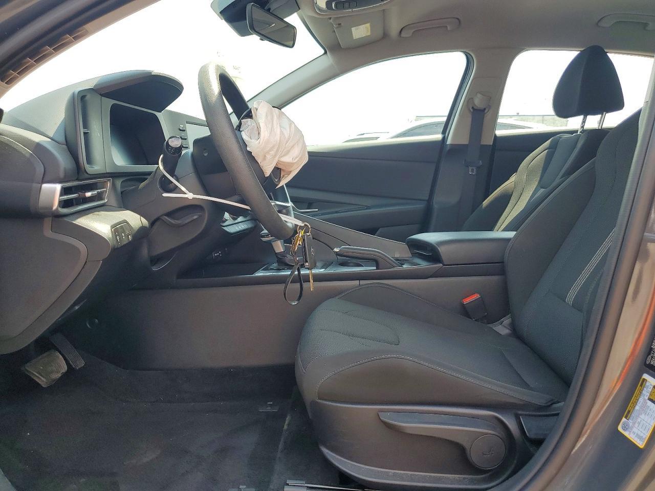 2025 Hyundai Elantra Se - Фото 7