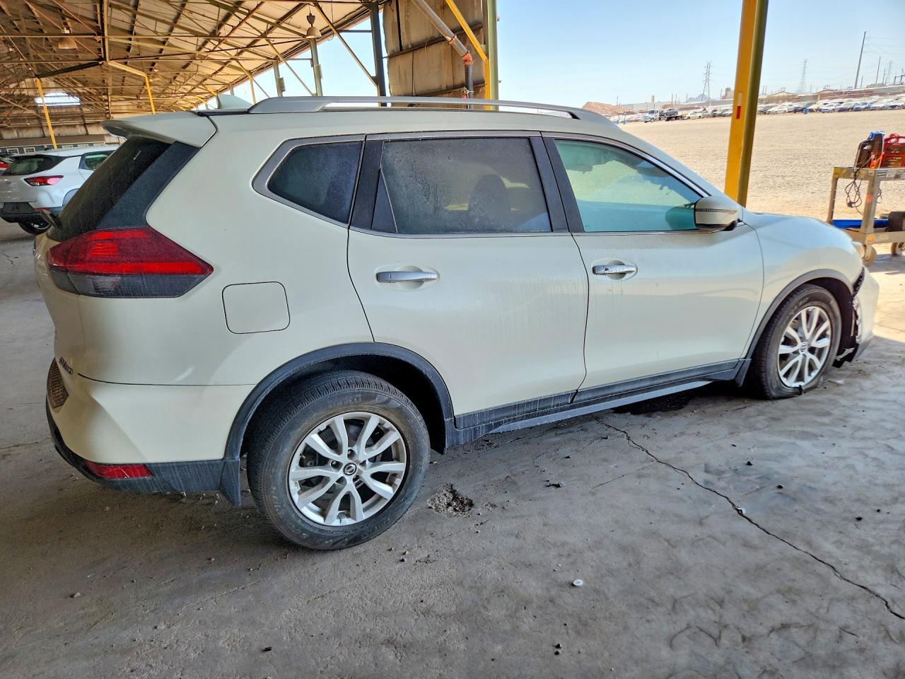 2017 Nissan Rogue Sv - Image 3