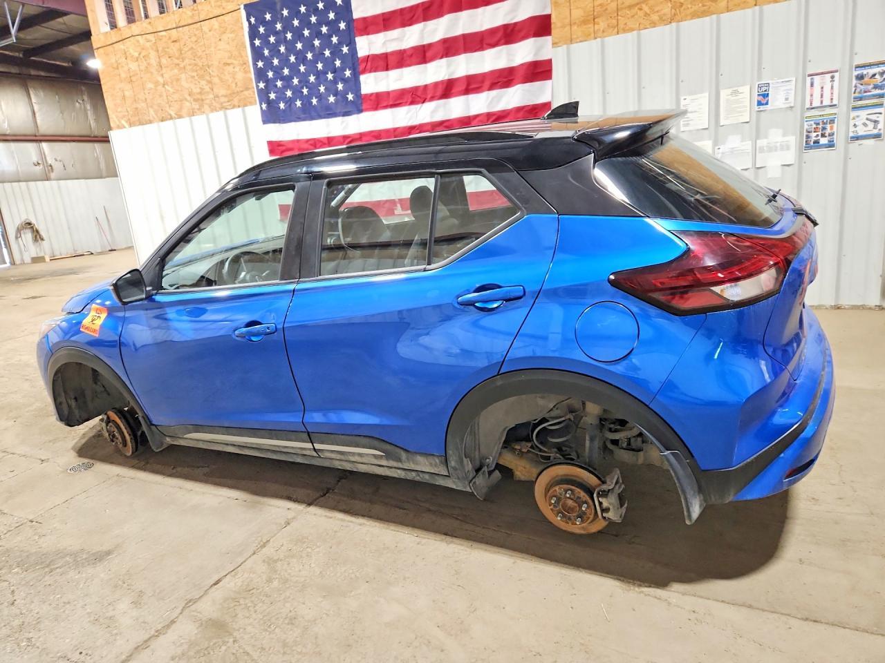 2021 Nissan Kicks Sr - Image 2