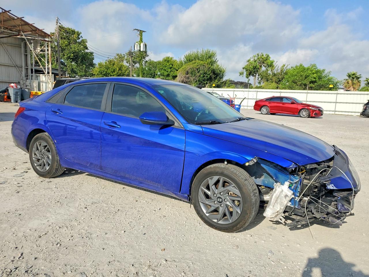 2024 Hyundai Elantra Blue - Фото 4