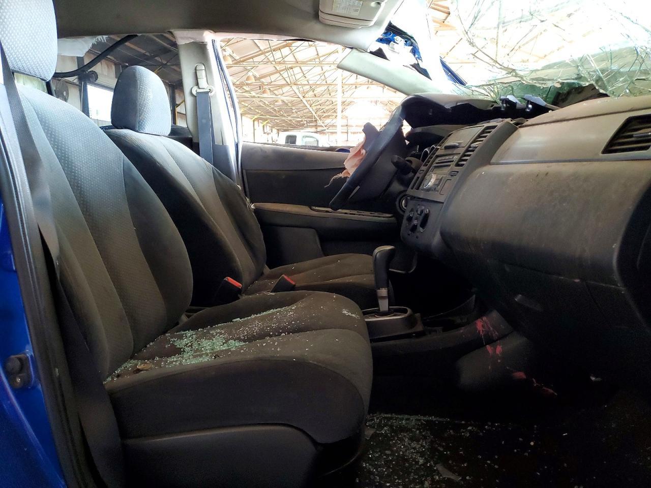 2012 Nissan Versa 1.8 S - Image 7
