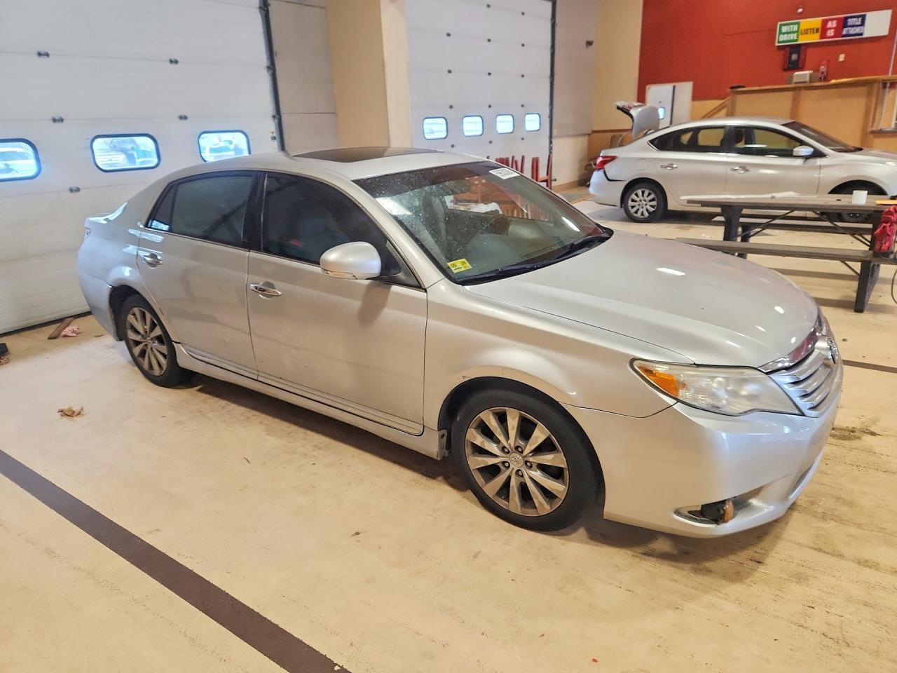 2011 Toyota Avalon Limited - Фото 4