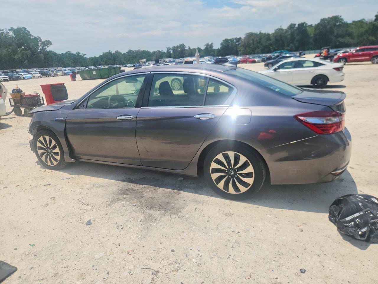 2017 Honda Accord Hybrid - Image 2