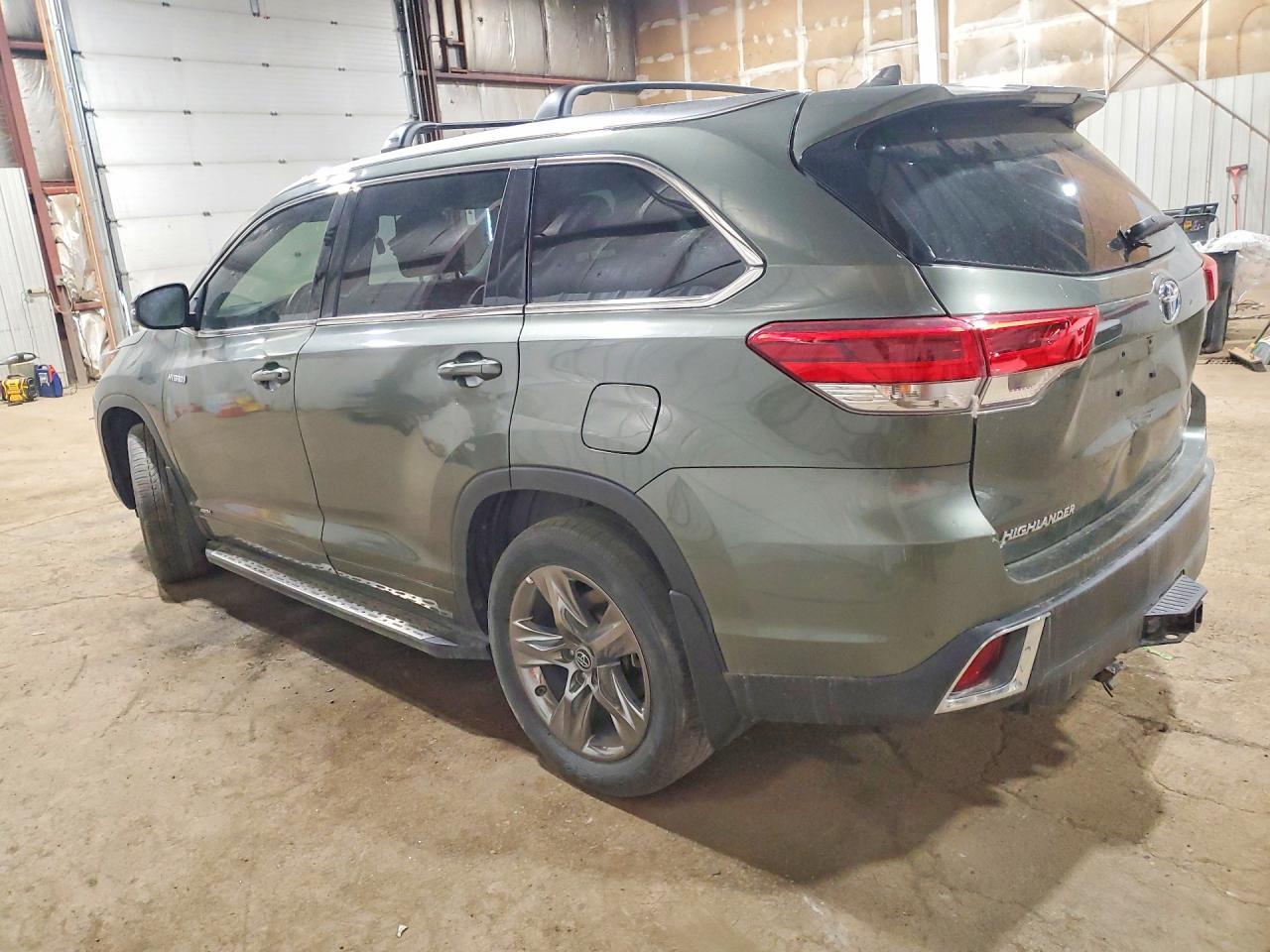 2019 Toyota Highlander Hybrid Limited Platinum - Фото 2