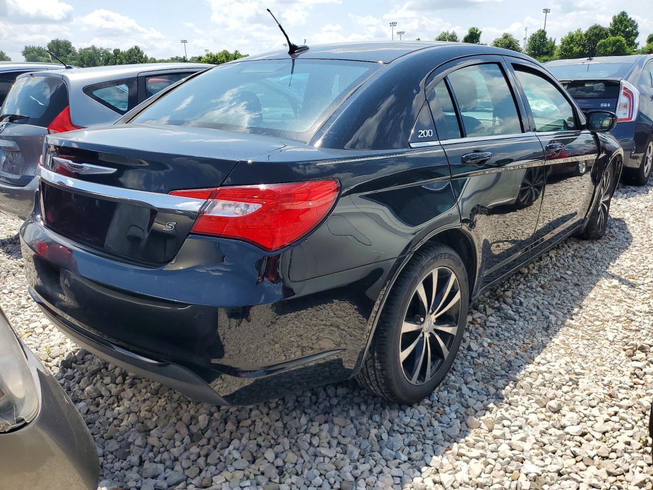 2014 Chrysler 200 Touring - Фото 3