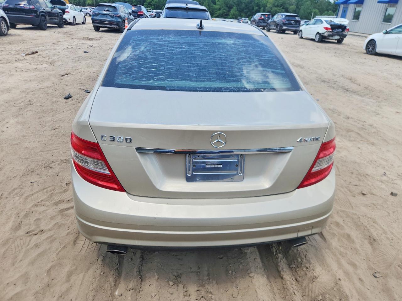 2011 Mercedes-Benz C - Image 6