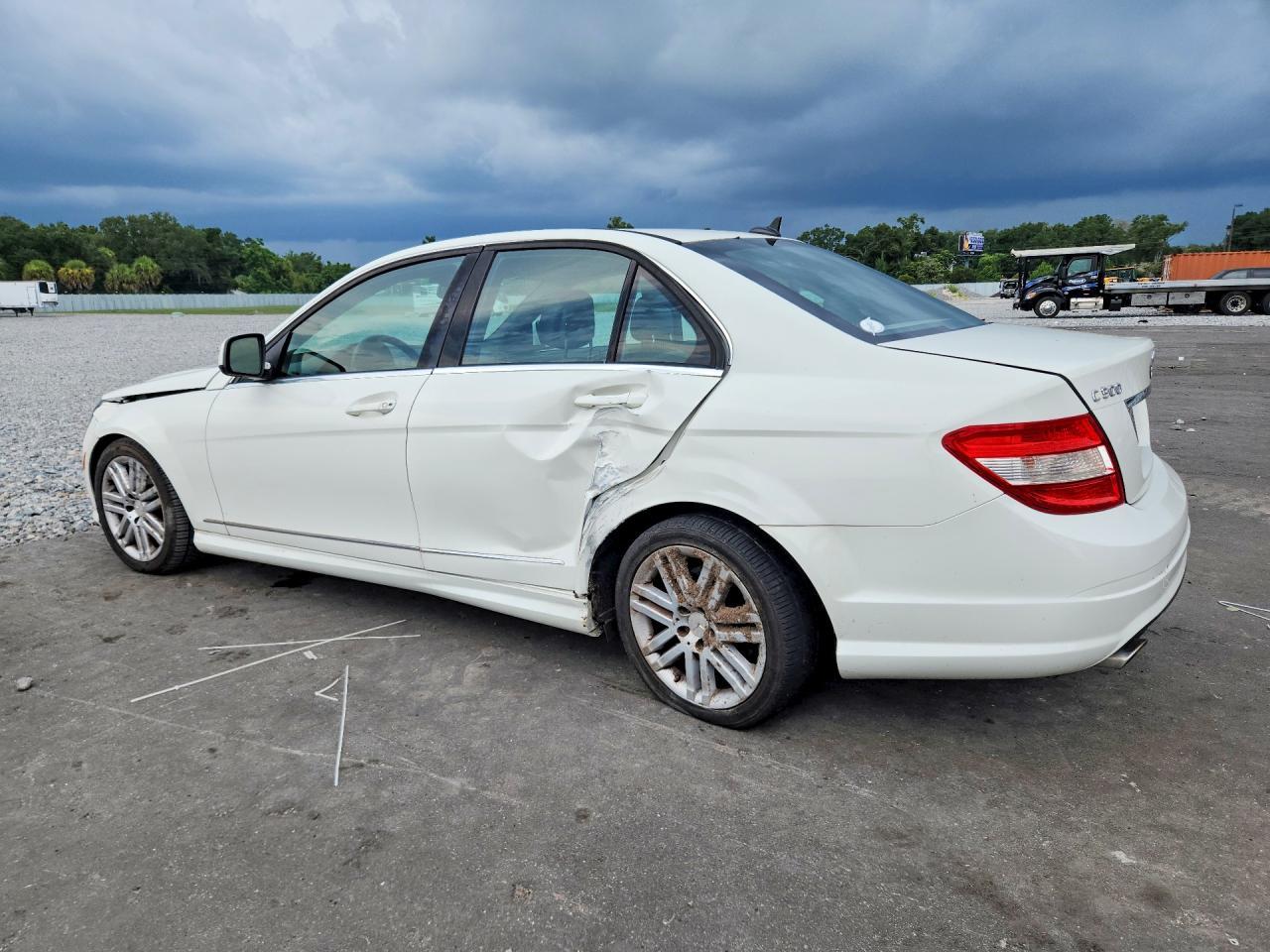 2008 Mercedes-Benz C 300 - Фото 2