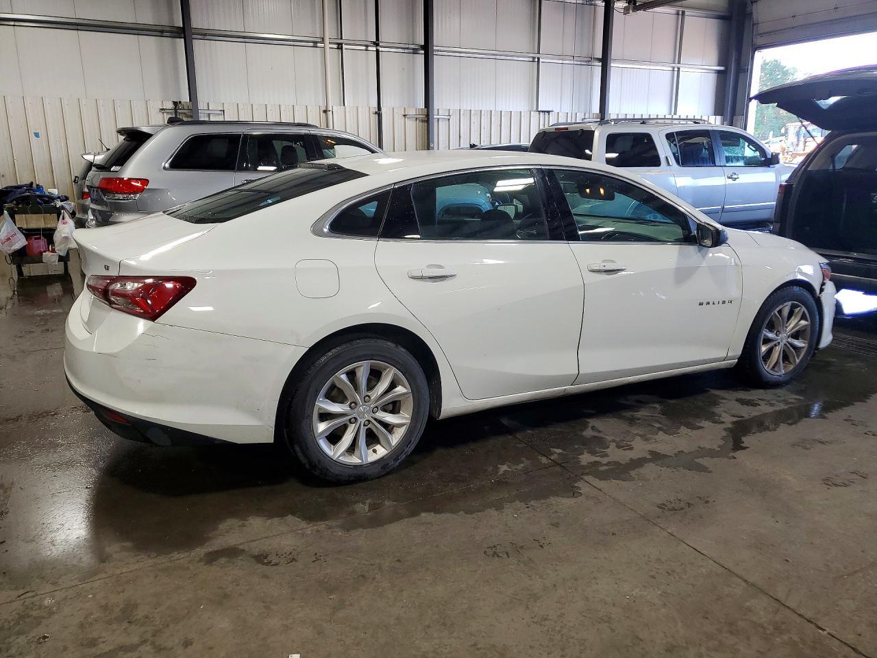 2019 Chevrolet Malibu Lt - Image 3