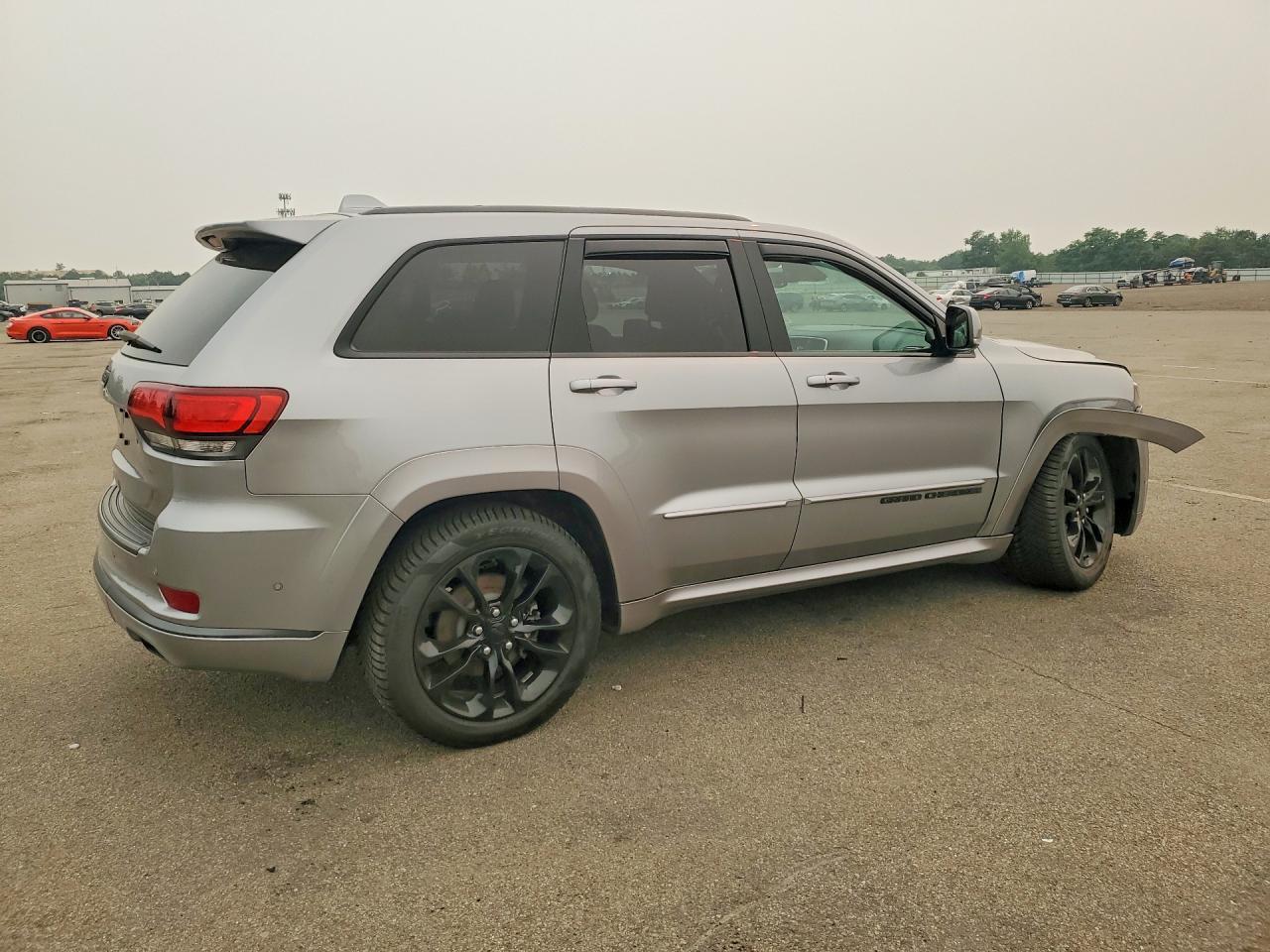 2018 Jeep Grand Cherokee Overland - Фото 3