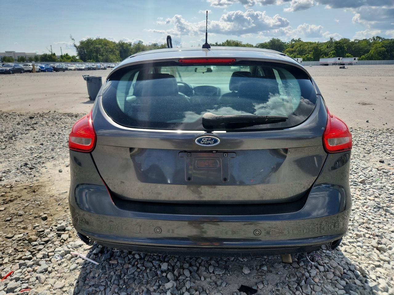 2017 Ford Focus Se - Фото 6