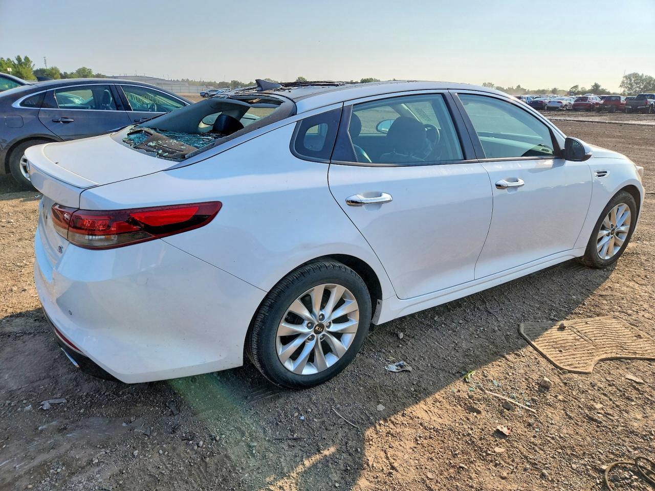 2018 Kia Optima S - Фото 3