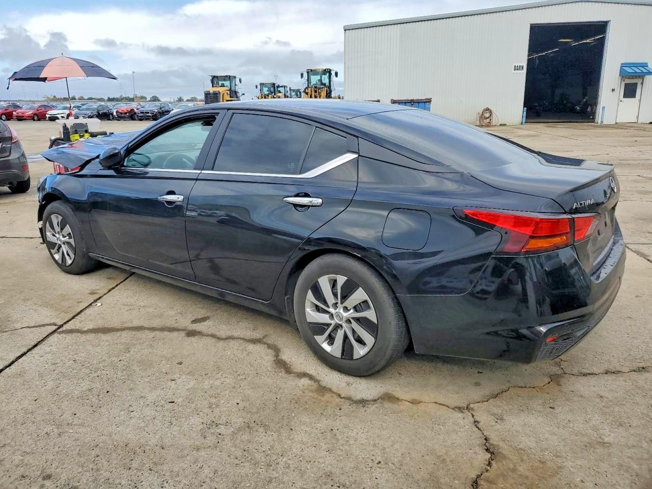 2023 Nissan Altima S - Фото 2