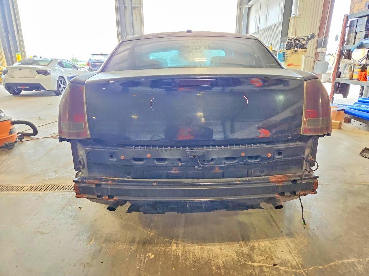 2014 Chrysler 300 - Фото 6