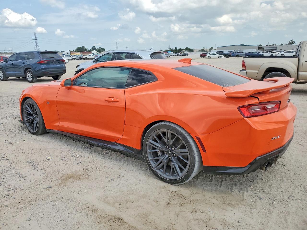 2020 Chevrolet Camaro Zl1 - Фото 2