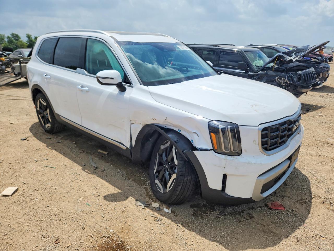 2025 Kia Telluride S - Image 4
