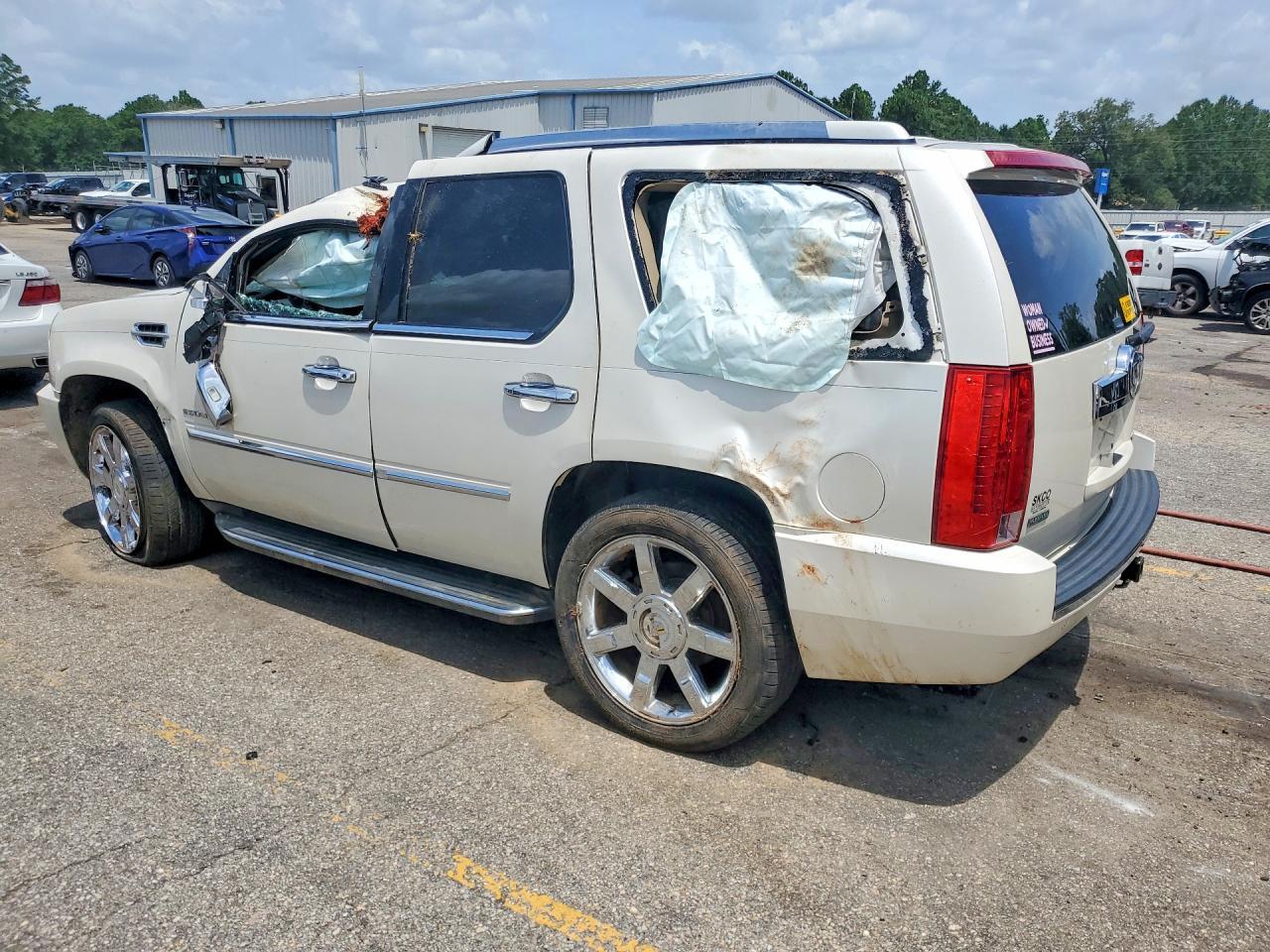 2012 Cadillac Escalade Luxury - Фото 2
