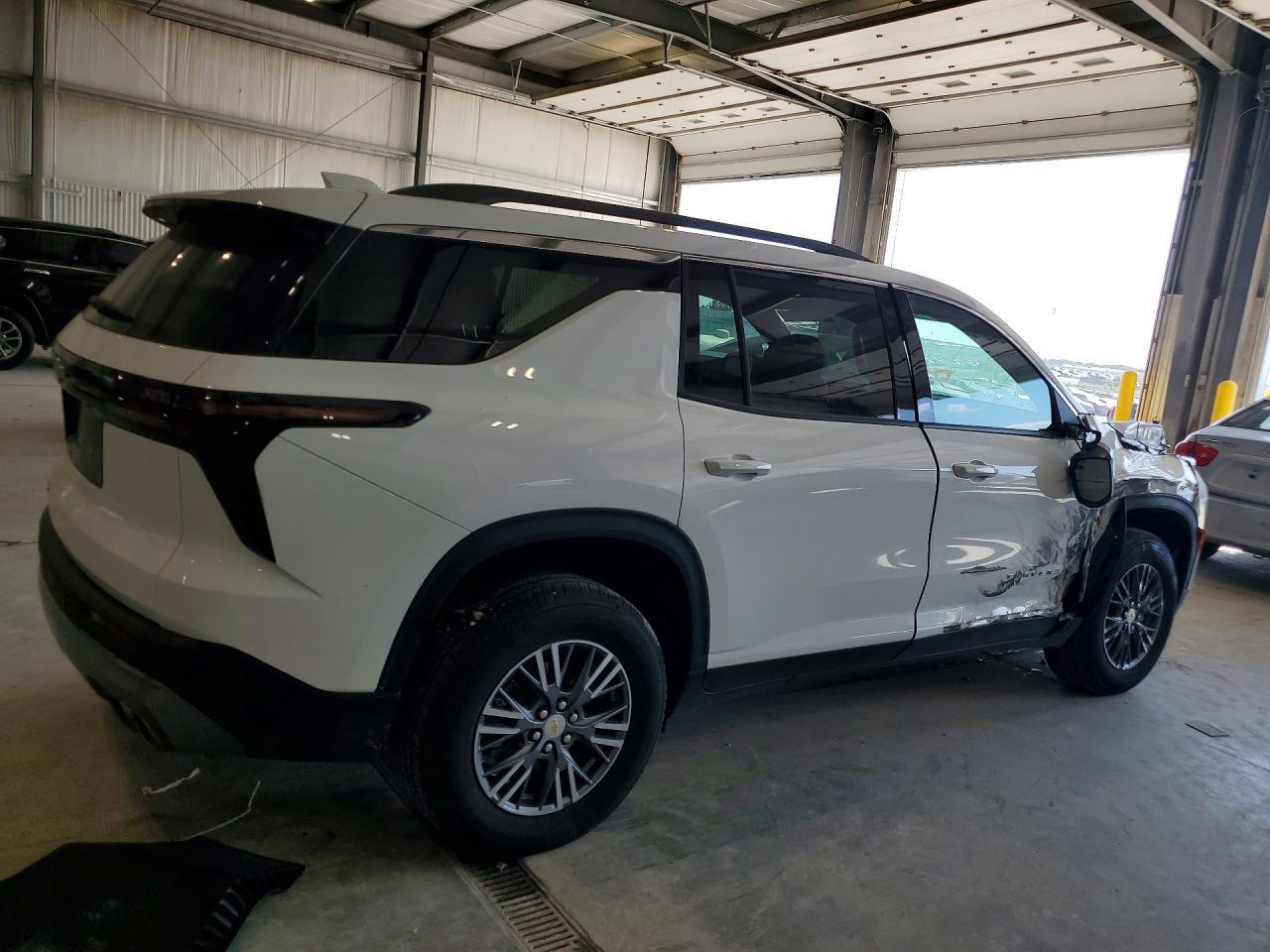 2025 Chevrolet Traverse Lt - Фото 3