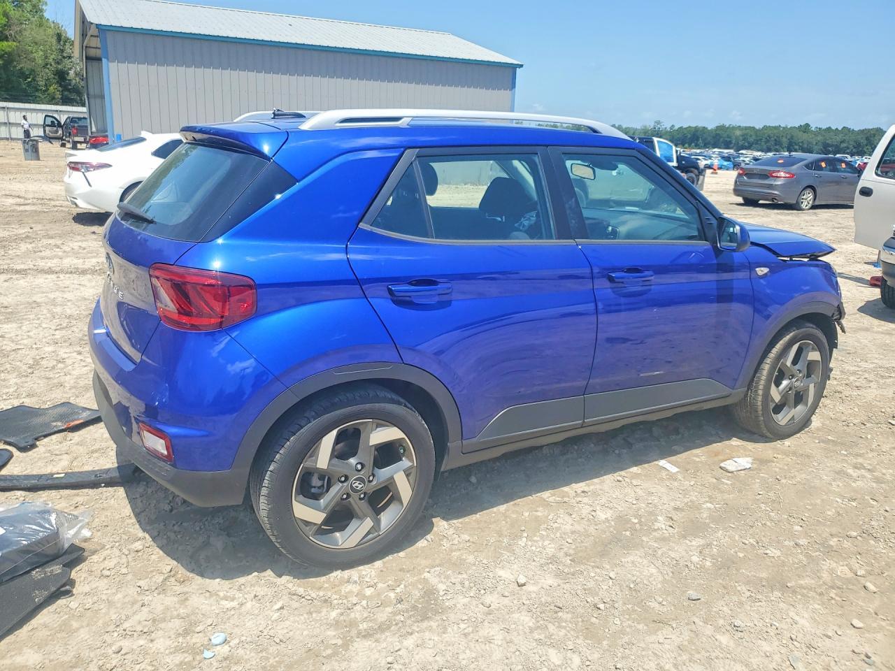 2020 Hyundai Venue Sel - Image 3
