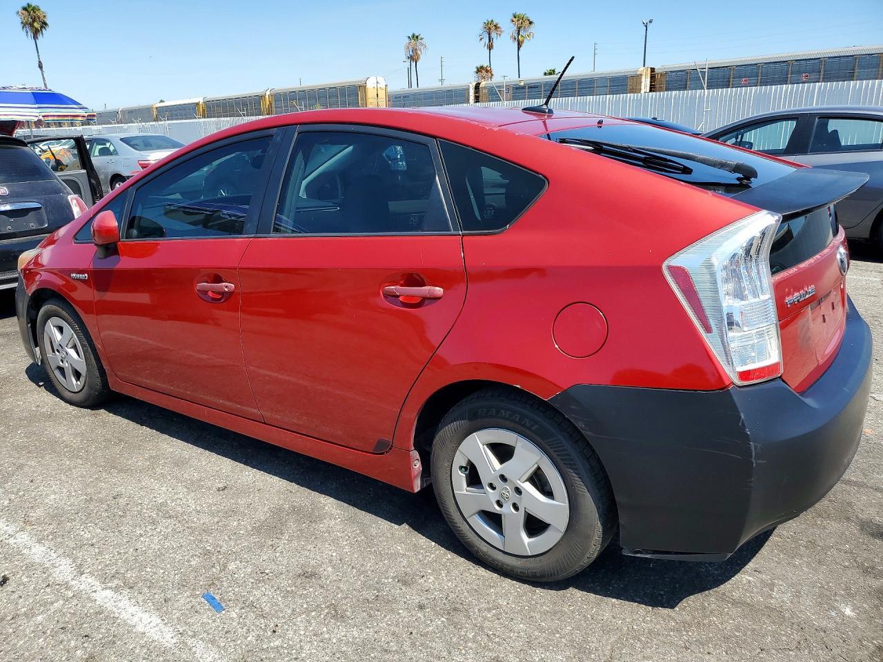 2010 Toyota Prius Iv - Фото 2