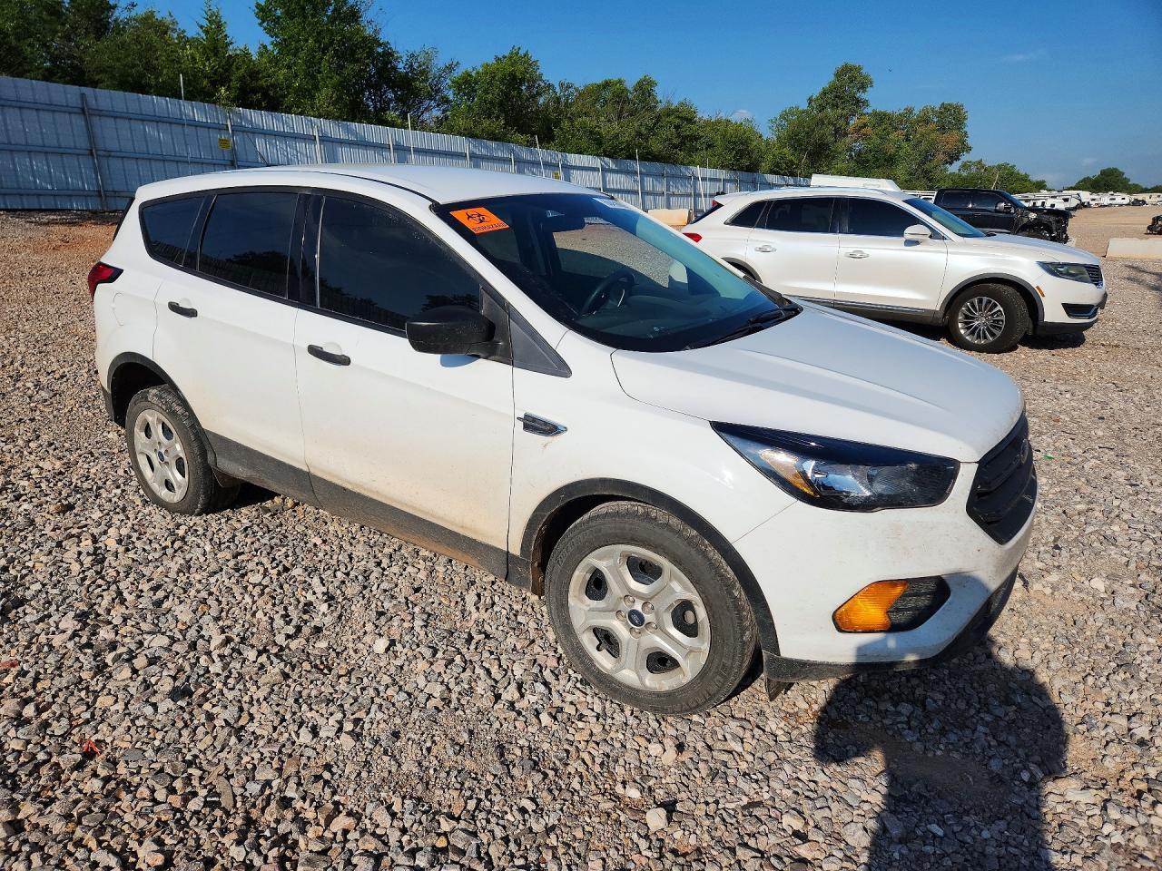 2019 Ford Escape S - Фото 4