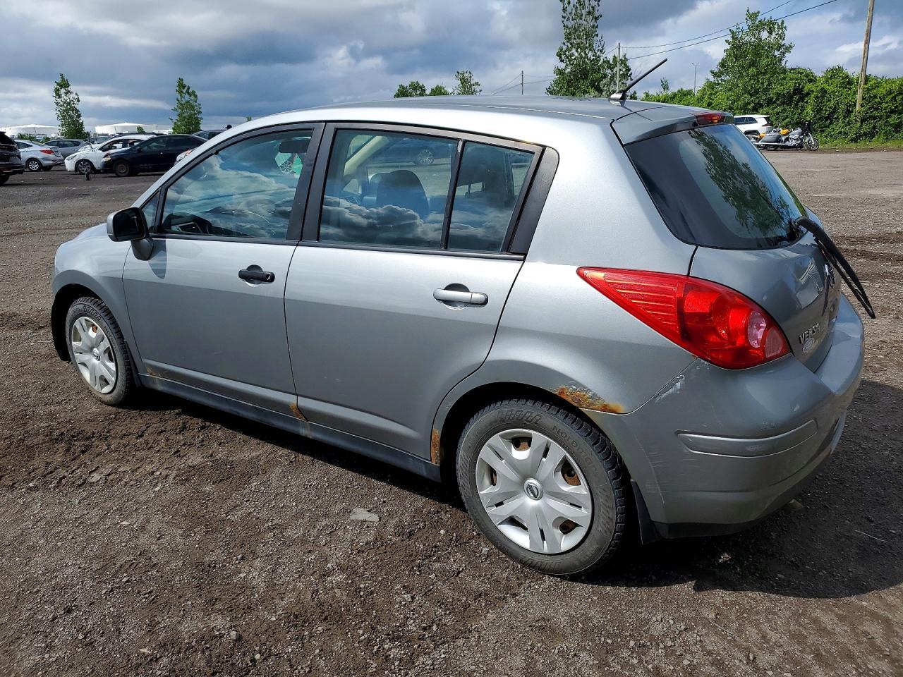2010 Nissan Versa S - Фото 2