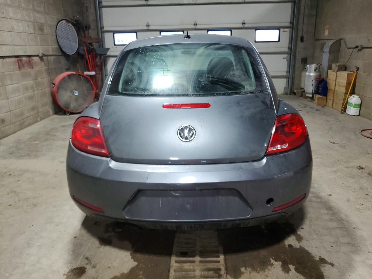 2012 Volkswagen Beetle - Фото 6