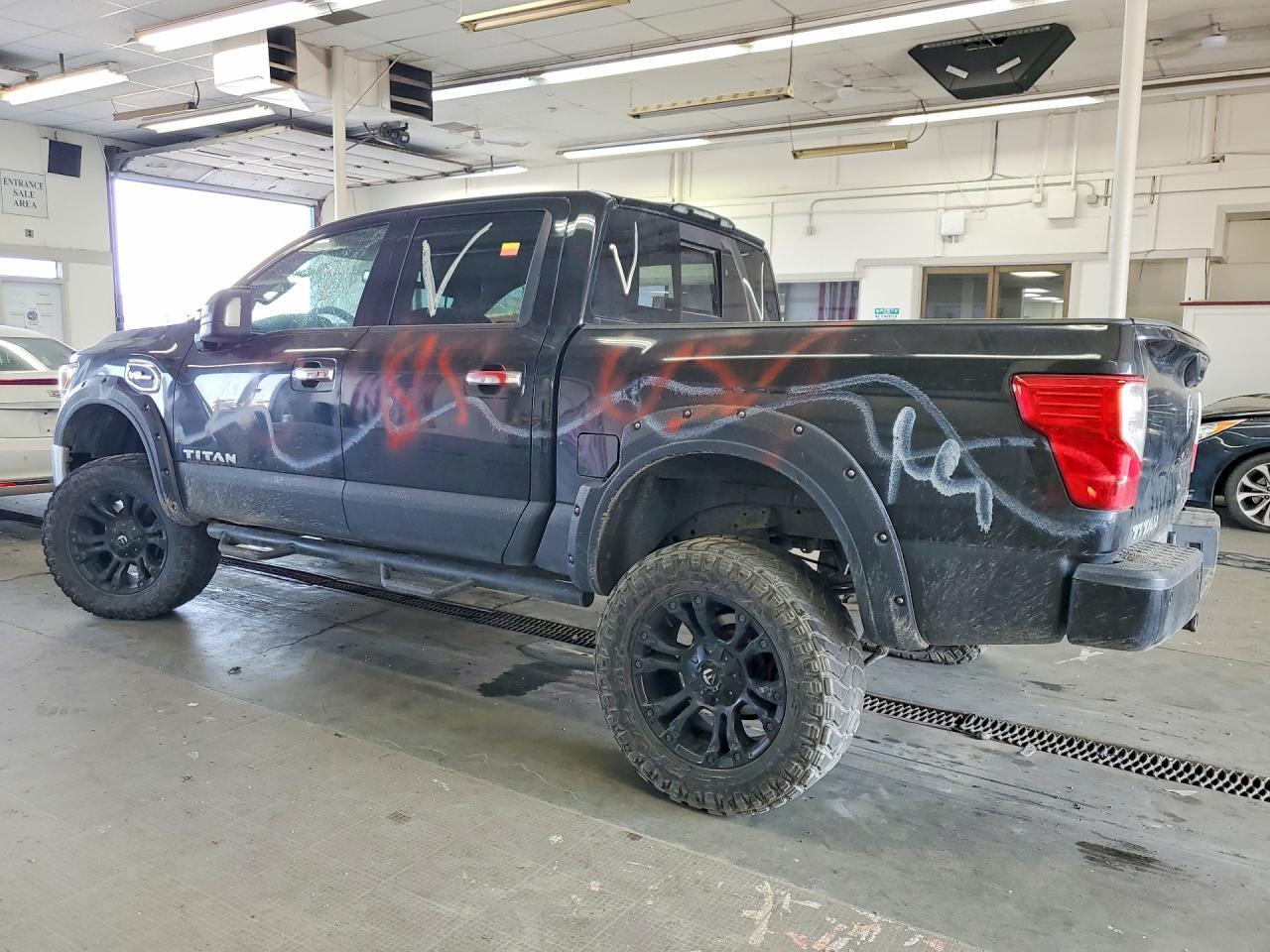 2017 Nissan Titan S - Фото 2
