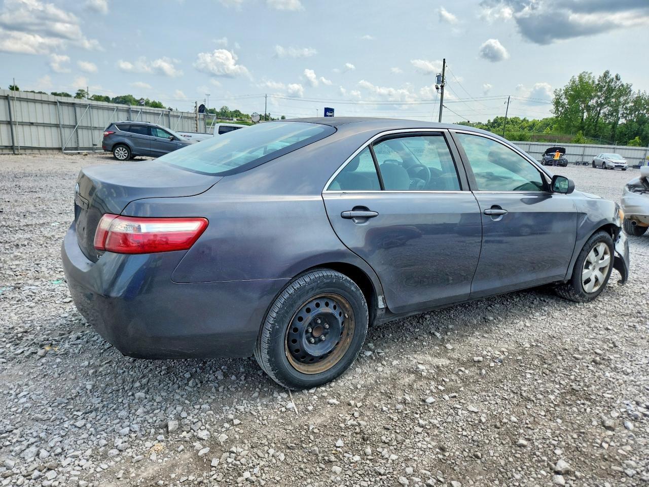 2009 Toyota Camry Le - Image 3