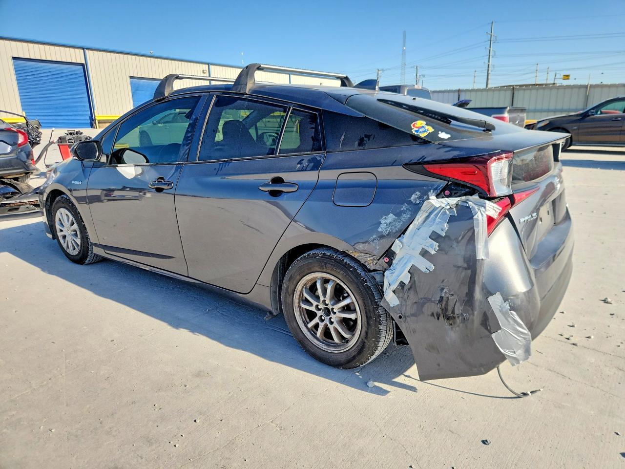 2022 Toyota Prius Le - Фото 2