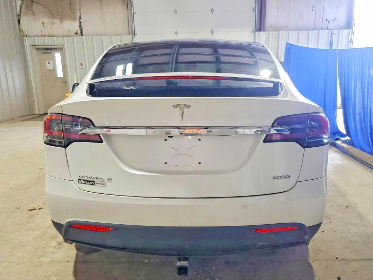 2017 Tesla Model X - Image 6
