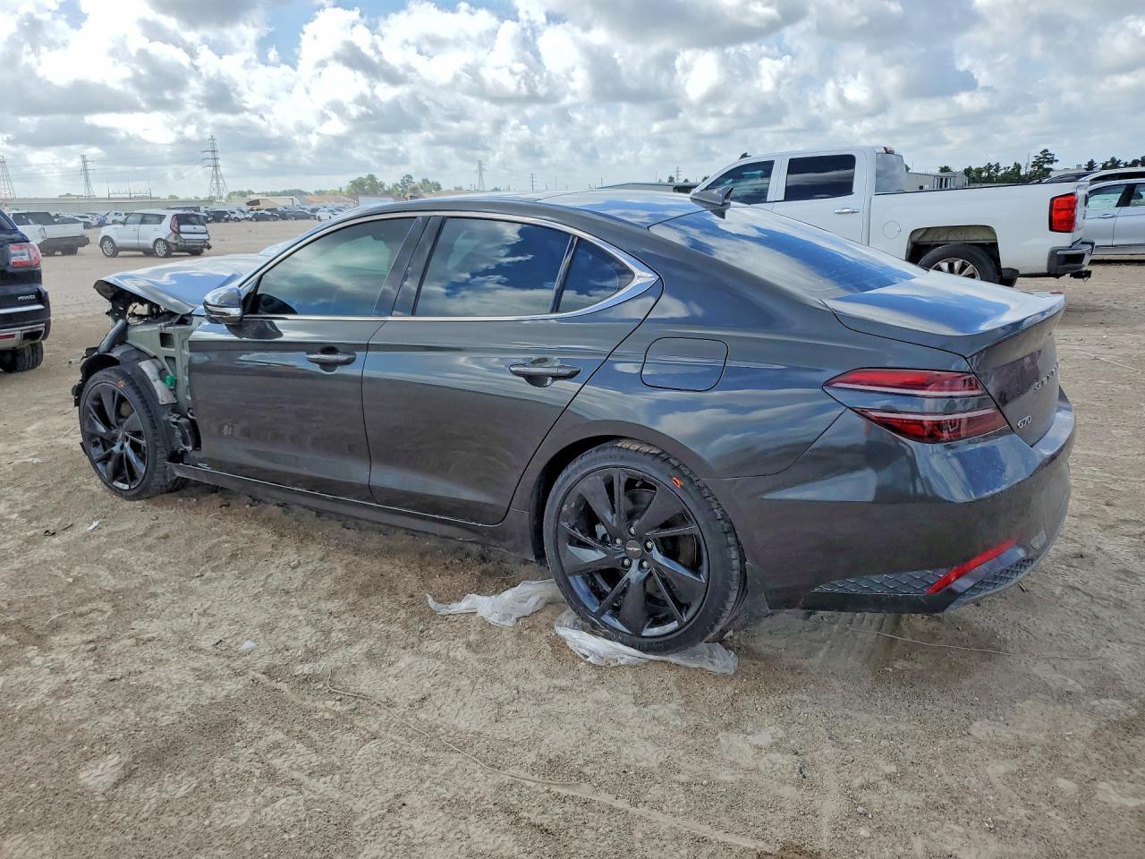 2023 Genesis G70 2.0T - Фото 2