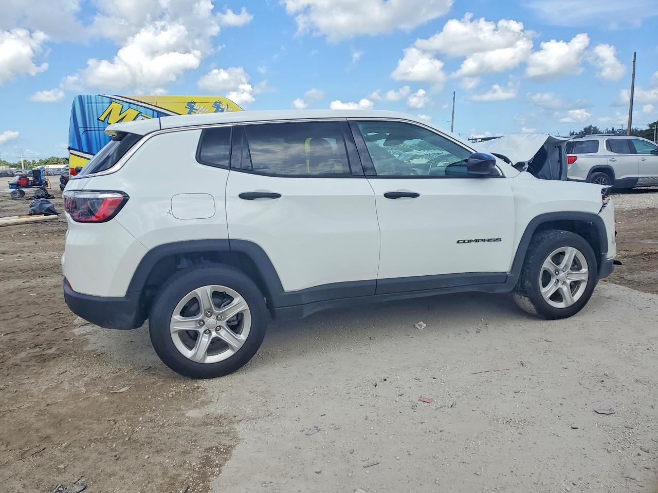 2023 Jeep Compass Sport - Фото 3