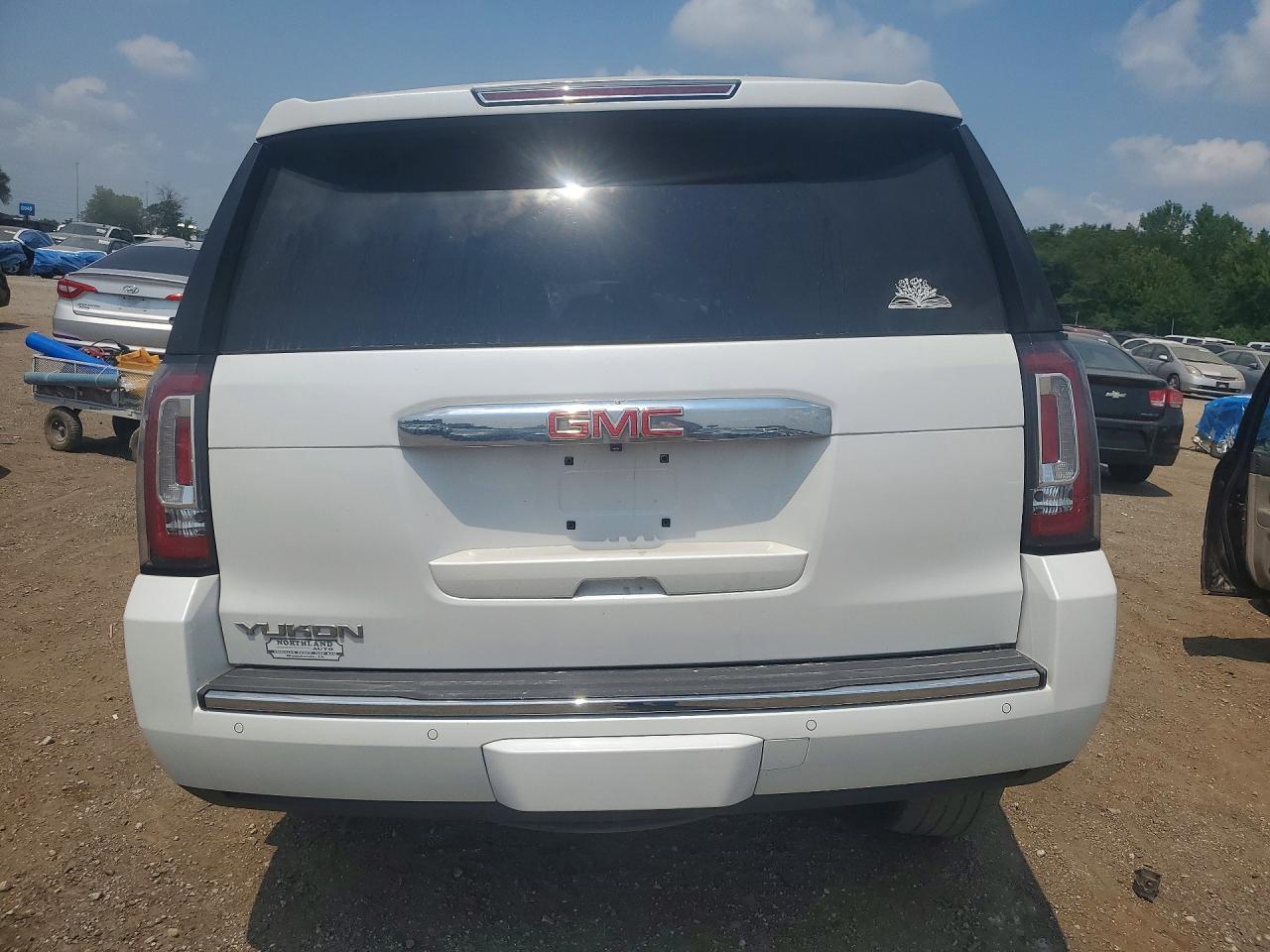 2016 GMC Yukon Denali - Фото 6